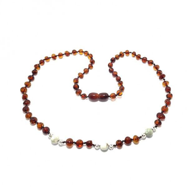 קוניאק מלוטש ואבני ג'ייד לבנות